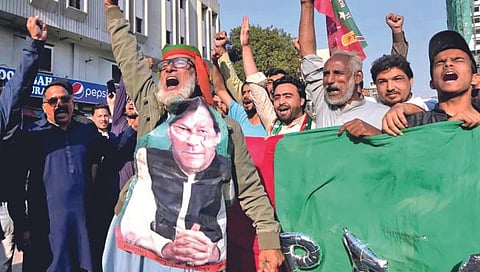 पाकिस्तानात दोन पक्षांत पंतप्रधानपदाची वाटणी