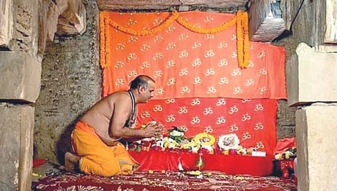 व्यास तळघरात पूजा सुरूच राहील; उच्च न्यायालयाचा आदेश