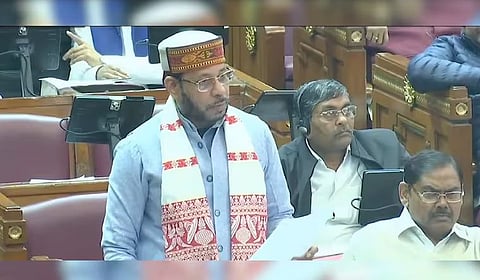 राज्यसभा निवडणुकीच्या मतदानापूर्वीच मनोज कुमार पांडे समाजवादी पार्टीचे मुख्य प्रतोद (व्हीप) पदाचा राजीनामा दिला आहे.