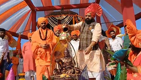 किल्ले रायगडावर छत्रपती संभाजी महाराजांचा राज्याभिषेक सोहळा उत्साहात