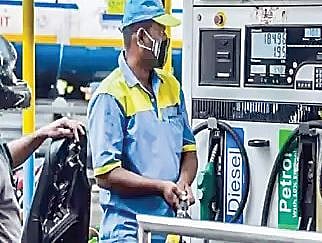 नोझलमध्ये हेराफेरी : वैधमापनच्या संगनमताने इंधन चोरी!