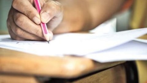 सोलापूर : ग्रामसेवक, आरोग्य सेवक भरती रखडली