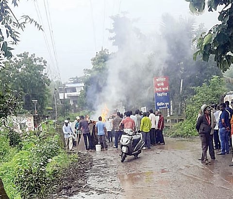 आदिवासी समाजाचा वनवास संपेना: ग्रामविकासमंत्र्यांचे आश्वासन हवेतच