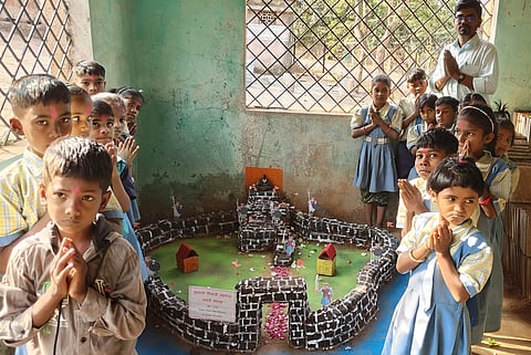 Shiv Jayanti 2024 : अतिदुर्गम भागातील विद्यार्थ्यांनी साकारला जलदुर्ग किल्ला