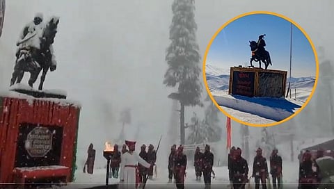 Kashmir Shiv Jayanti : काश्मीरमध्ये बर्फाच्छादित वातावरणात शिवजयंती; सीएम शिंदेंनी केले जवानांचे कौतुक