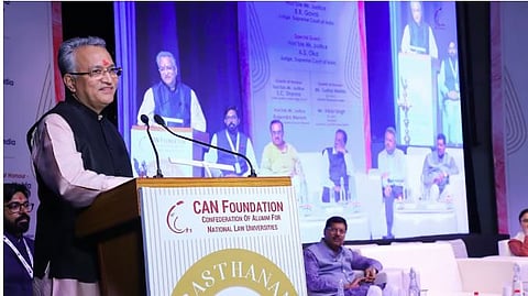 सर्वोच्च न्यायालयाचे निवृत्त न्यायमूर्ती अजय खानविलकर यांची देशाचे लोकपाल म्हणून नियुक्ती झाली आहे.