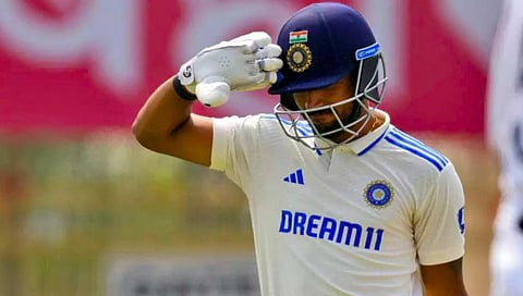 Dhruv Jurel : ‘पंतचे पुनरागमन होईल;पण ‘हा’ युवा खेळाडू ठरेल धोनीचा वारसदार’