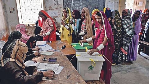 पाकिस्तानात मतदानावेळी दहशतवादी हल्ले, बॉम्बस्फोट; सात पोलिसांसह १६ ठार