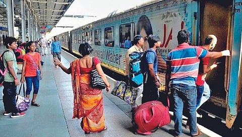 रेल्वे प्रवाशांचा त्रास संपणार कधी?