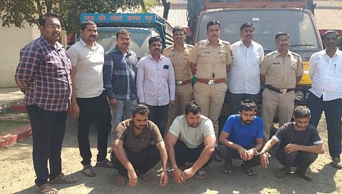 सोलापूर : धावत्या ट्रकमधून किमती मालाची चोरी; आंतरराज्य टोळीतील चौघांना अटक