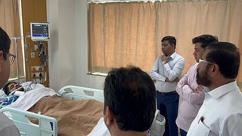 उल्हासनगर गोळीबार प्रकरण, जखमी महेश गायकवाडांची मुख्यमंत्री शिंदेंनी घेतली भेट