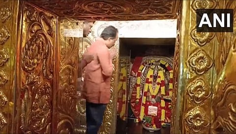 INSAT-3DS | हवामान उपग्रहाच्या प्रक्षेपणापूर्वी इस्रो प्रमुखांची मंदिरात प्रार्थना