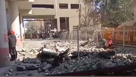 Delhi : दिल्लीत गोकुळपुरी मेट्रो स्टेशनवर स्लॅब कोसळून एकाचा मृत्यू