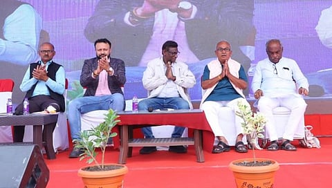Amalner Marathi Sahitya Sammelan : विनोदी साहित्याचा स्वतंत्र प्रवाह रुढ झाला नाही: साहित्य संमेलनात खंत