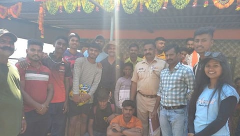 हिरकणी बुरूज परिसरात २ जण अडकले