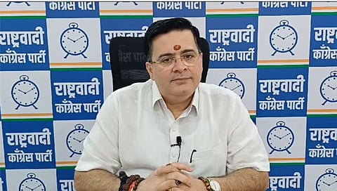 Anand Paranjpe : महायुतीतील तणाव दूर करण्यासाठी मुख्यमंत्र्यांनी पुढाकार घ्यावा : आनंद परांजपे