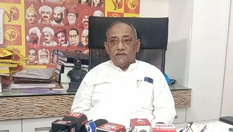 डॉ बबनराव तायवाडे