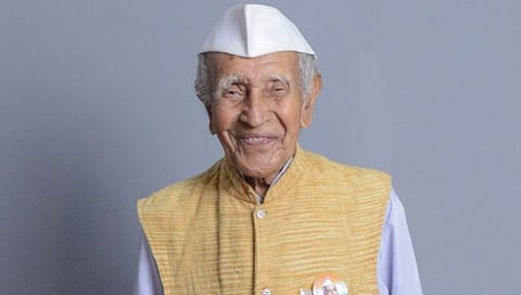 ज्येष्ठ स्वातंत्र्य सैनिक माधवराव माने यांचे १०० व्या वर्षी निधन