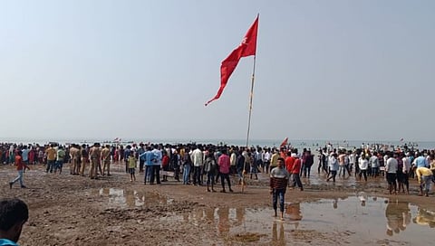 मच्छीमारांचे जलसमाधी आंदोलन