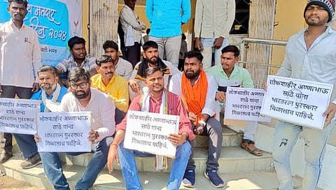 हिंगोली : सेनगाव येथे अण्णाभाऊ साठेंना मरणोत्तर भारतरत्न देण्यासाठी आंदोलन