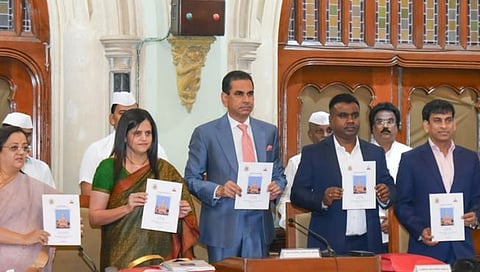 मुंबई महानगरपालिकेचा अर्थसंकल्प सादर