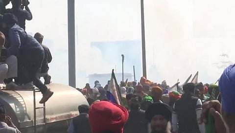 शंभू-जिंद सीमेवर पोलीस-शेतकऱ्यांमध्ये धुमश्चक्री; आंदोलकांवर अश्रुधुराचे गोळे