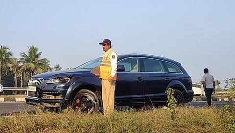 Sindhudurg Accident : मुंबई-गोवा महामार्गावर भरधाव कारच्या धडकेत पादचाऱ्याचा जागीच मृत्यू