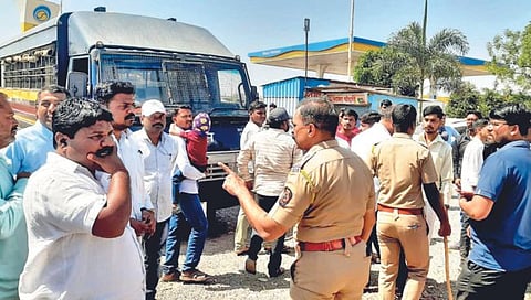 सांगली : शिरढोण येथे महामार्गावर ‘चक्का जाम’; २५ जणांवर गुन्हा दाखल