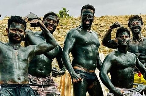 Bade Miyan Chote Miyan