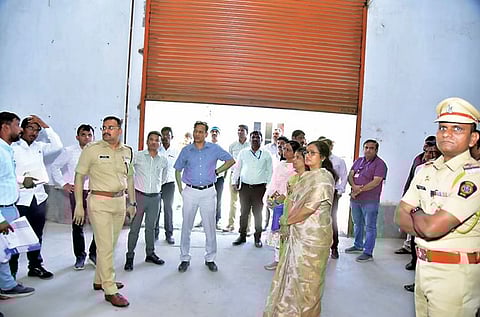 शिरूरच्या स्ट्राँग रूमची जिल्हाधिकार्यांकडून पाहणी