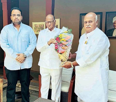 जुने-जाणते पुन्हा शरद पवारांच्या भोवती?