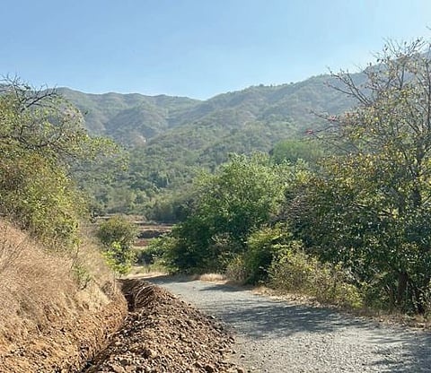 दुर्गम भागात पावसाळ्यापूर्वी टॉवर उभे करण्याचे आव्हान