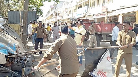 अखेर राहुरीत रस्त्यांनी घेतला मोकळा श्वास..!