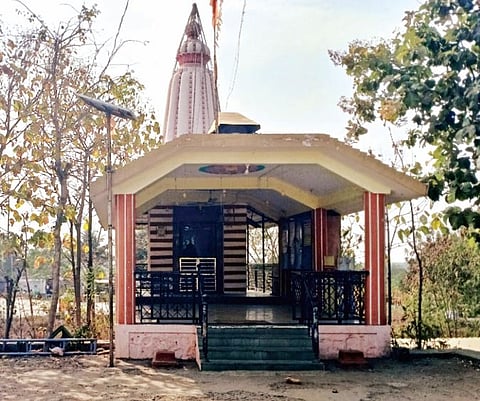 वकीलवस्ती ग्रामस्थांचा गणेश मंदिर पाडण्यास विरोध