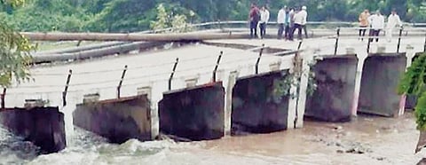 म्हाळुंगी पुलाच्या दिरंगाईस पालकमंत्रीच जबाबदार : शैलेश कलंत्री