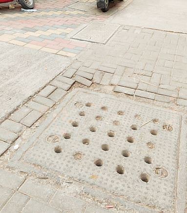 पावसाळी गटारांअभावी आरोग्य धोक्यात; प्रशासनाचे दुर्लक्ष