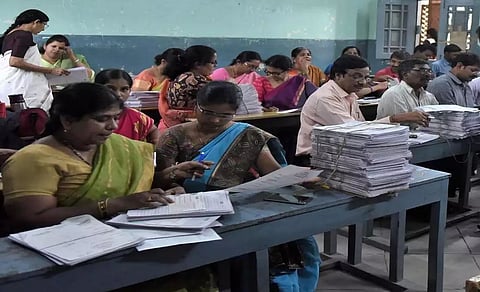 शिक्षकांचा ताण कमी; तासाला तपासणार तीनच पेपर : सीबीएसईचा निर्णय