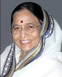 प्रतिभाताई पाटील यांना जीवनसाधना गौरव पुरस्कार; श्री श्री रविशंकर करणार सन्मानित