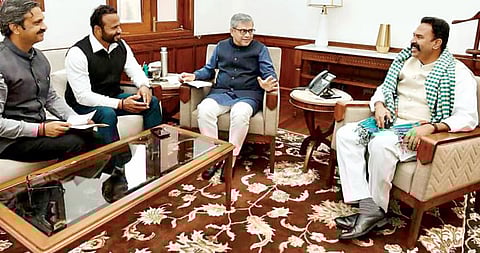 दौंड येथील समस्या सोडविण्याबाबत रेल्वेमंत्री सकारात्मक