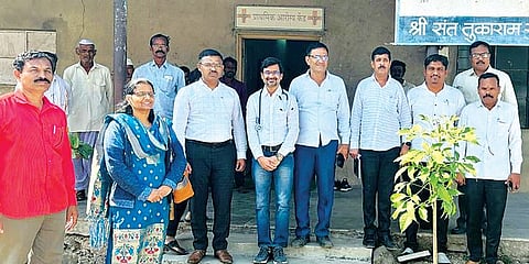 प्रादेशिक सहसंचालकांची साखर शाळेस भेट