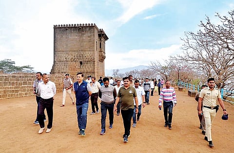 शिवभक्तांना आवश्यक सुविधा द्या : जिल्हाधिकार्यांचे निर्देश