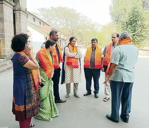 ललित कला केंद्र प्रकरण : व्यवस्थापन परिषद सदस्यांकडून श्री रामाच्या घोषणा