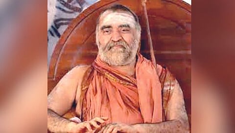 सोलापूर : कांची कामकोटी पीठाच्या शंकराचार्यांचे पुण्याकडे प्रस्थान