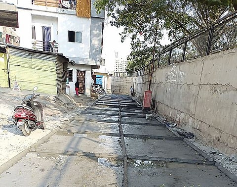 कामे उरकण्याची नुसतीच घाई ; दर्जाचे काय ?