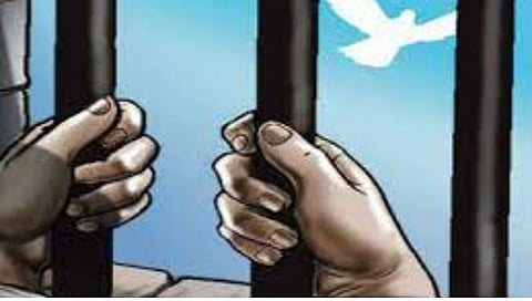 नाशिक : बंदीवानाने जीवन संपवले!