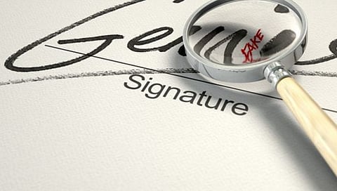 Nashik Fraud News : बनावट सही करुन विभागीय माहिती कार्यालयासह बँकेची फसवणूक