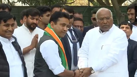 भाजप खासदार राहुल कासवान यांचा काँग्रेसमध्ये प्रवेश