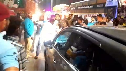 Sambhaji Bhide : मनमाडला संभाजी भिडे यांची गाडी अडवली, भीमसैनिकांवर गुन्हा