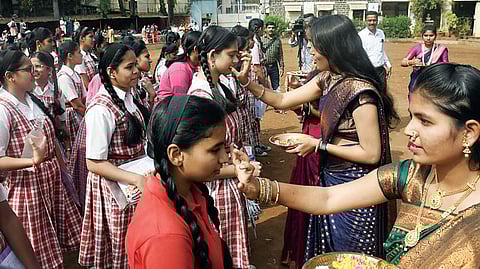 दहावीच्या परीक्षेला सुरुवात : मराठीचा पेपर सोपा; आता वेध इंग्रजीचे