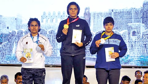 भाग्यश्री फंडने गाजविला उदगीरचा फड